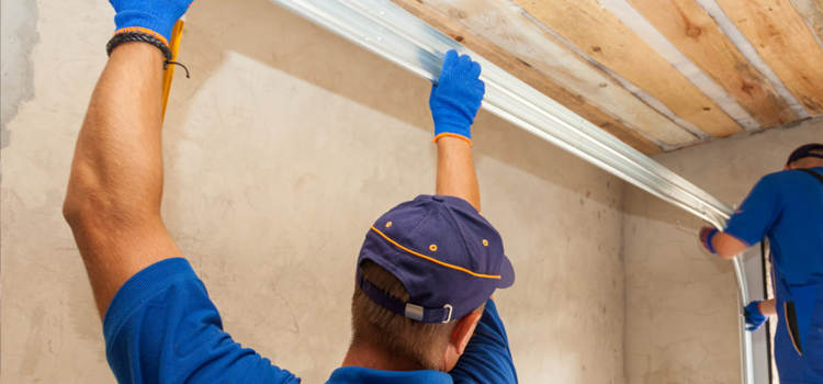 commercial overhead garage door repair in Niagara-on-the-Lake