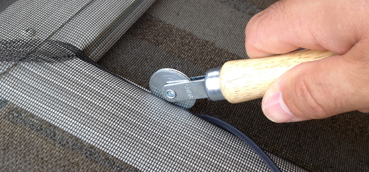 metal screen door repair in Niagara-on-the-Lake