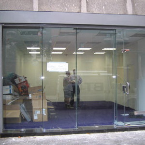 shop front door repair Niagara-on-the-Lake