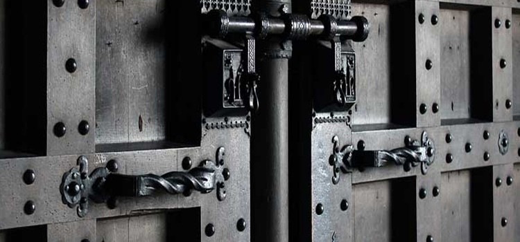steel entry door repair in Niagara-on-the-Lake
